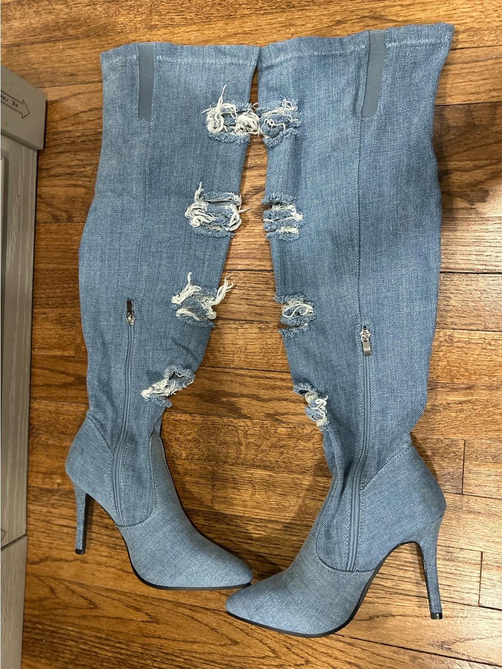 Denim distressed pointy toe -wide calf boots size 8 - Picture 2 of 9